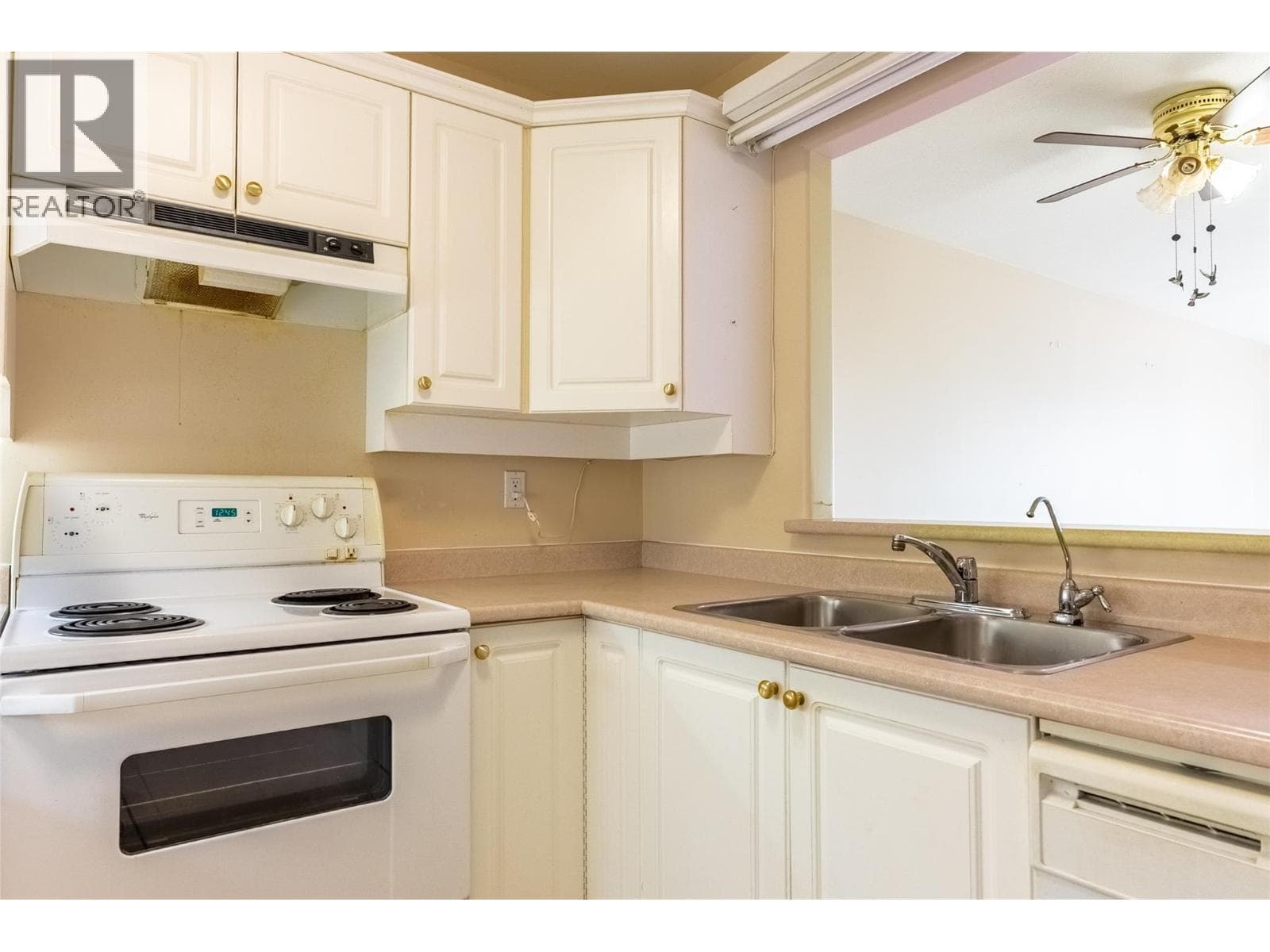120 VERNON Avenue Unit# 311, Interior REALTORS® — photo 5