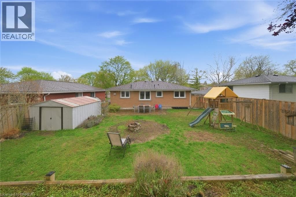 13 MACKAY AVENUE, Brantford