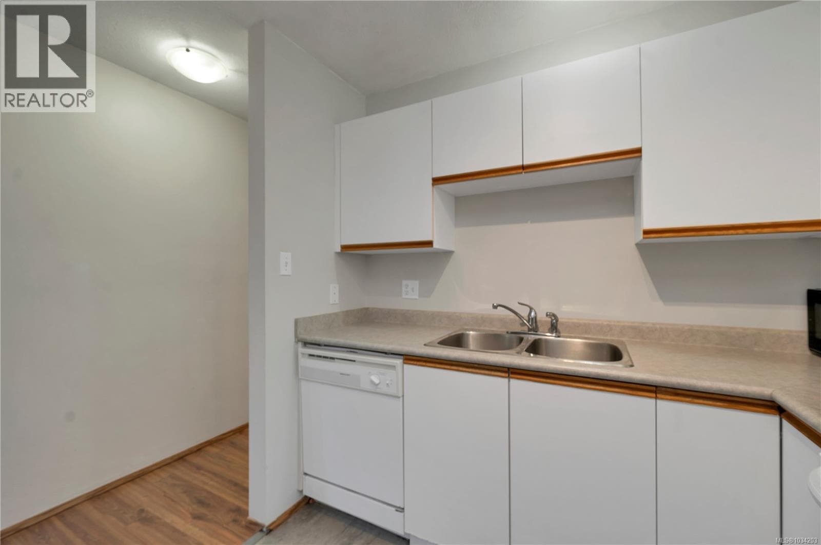 3A 1350 Creekside Way, Vancouver Island — photo 5