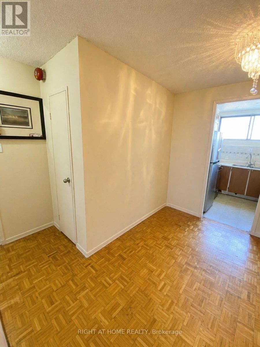 811 - 4673 JANE STREET, Toronto — photo 5
