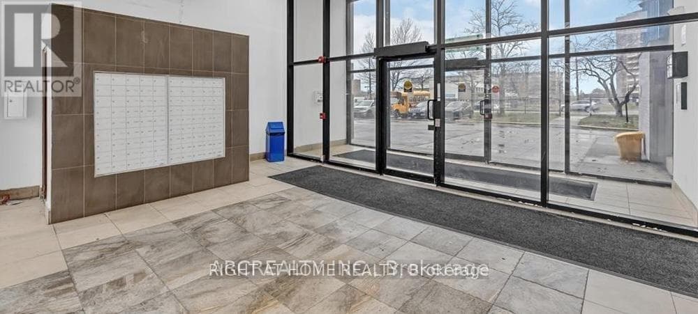 811 - 4673 JANE STREET, Toronto — photo 2