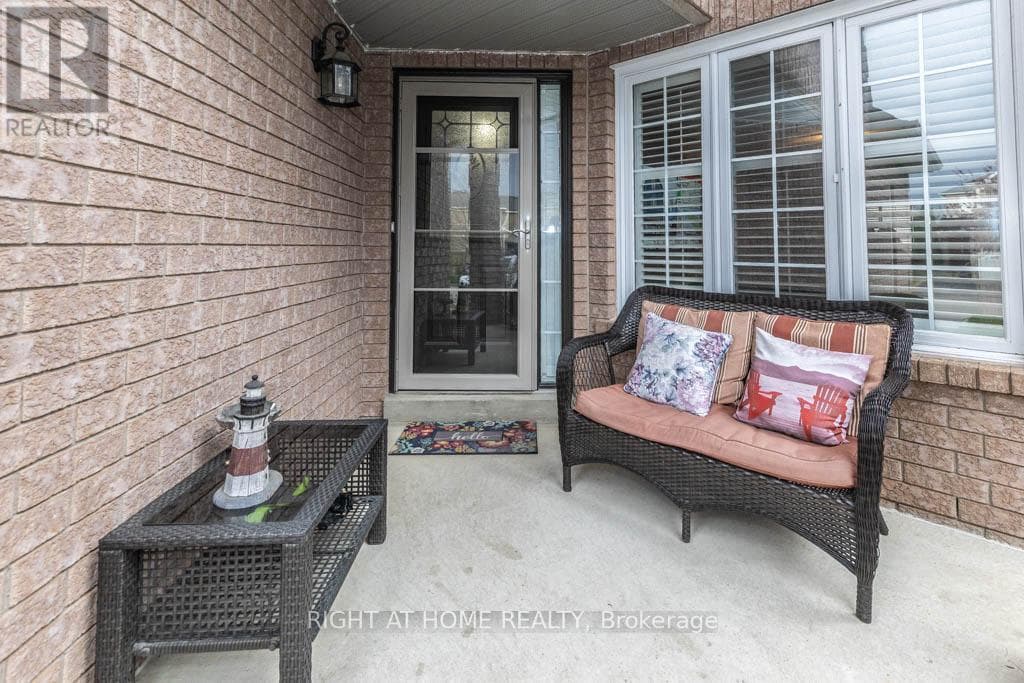 63 PAVIN CRESCENT, Toronto — photo 3