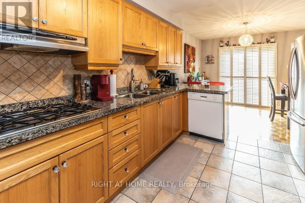 63 PAVIN CRESCENT, Toronto — photo 5