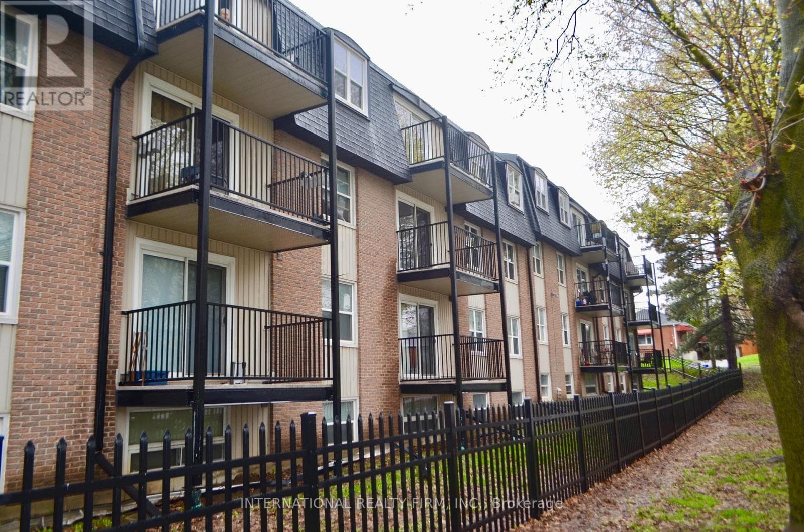 407 - 25 COLLEGE STREET E, Toronto — photo 2