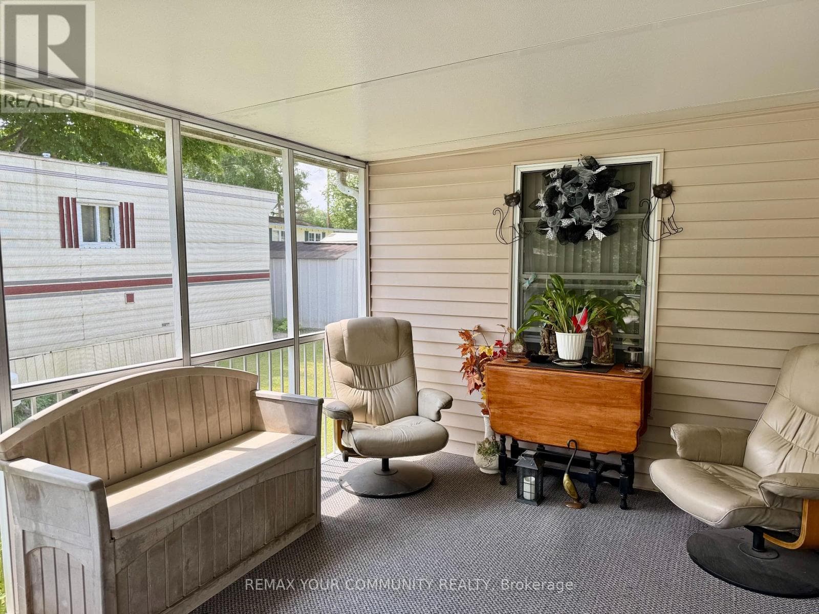 285 CRYDERMANS 313 SIDE ROAD, Toronto — photo 2