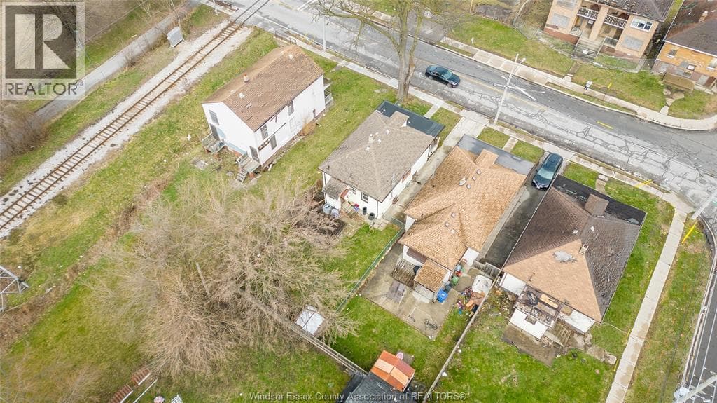 879 FELIX AVENUE, Windsor — photo 5