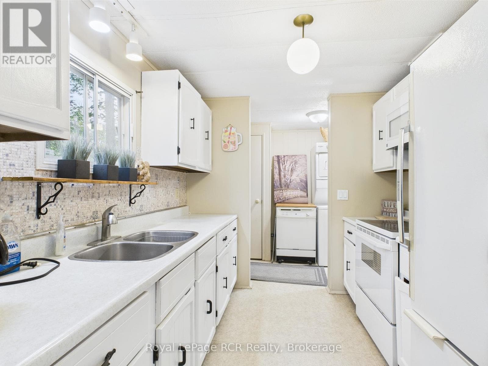 112 HURON ROAD, OnePoint — photo 3