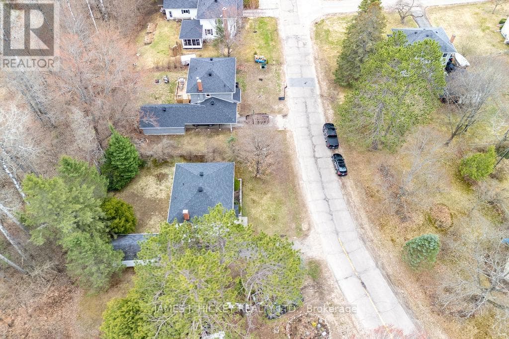 30 LAURIER AVENUE, Renfrew County