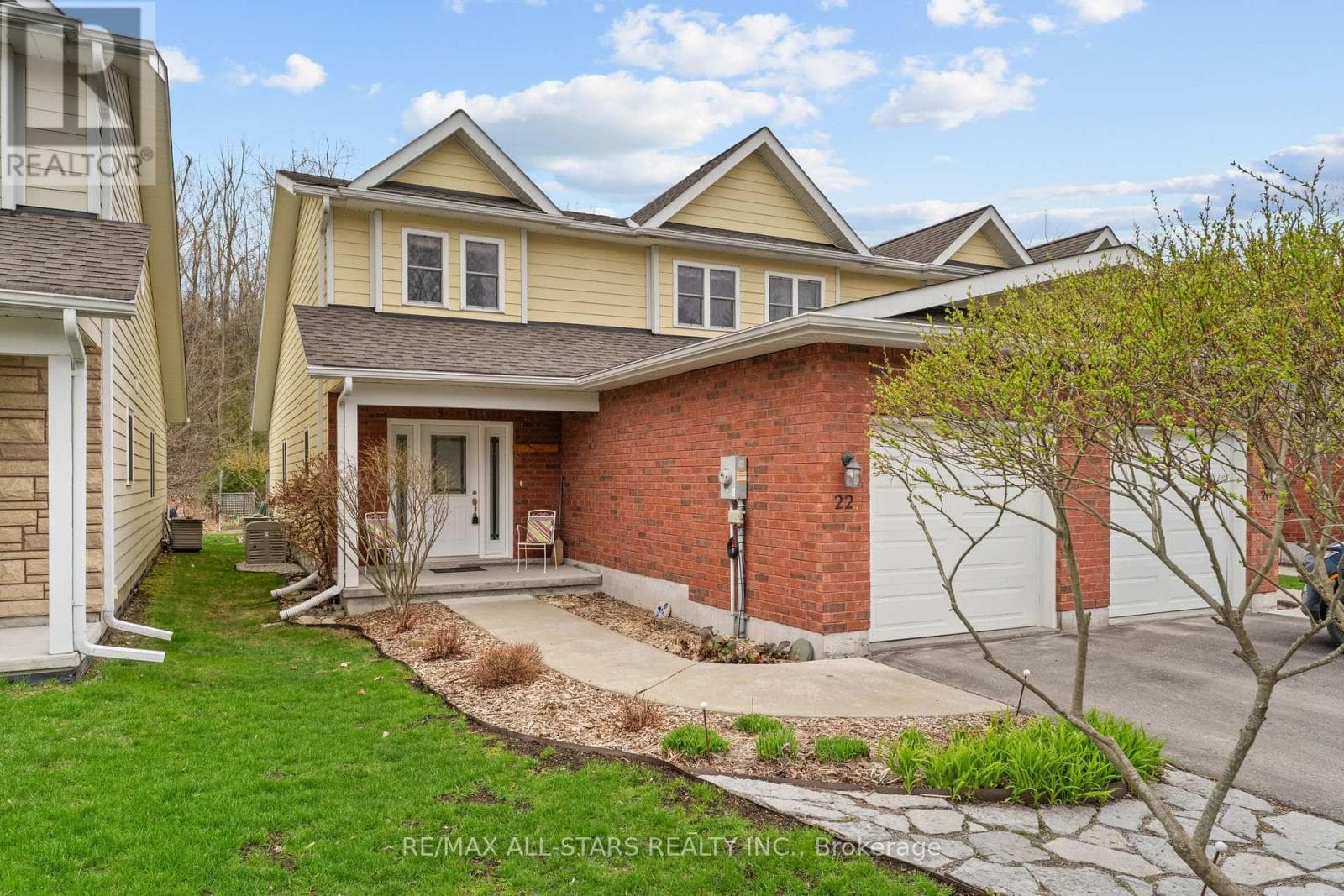 22 DEANE STREET in Fenelon