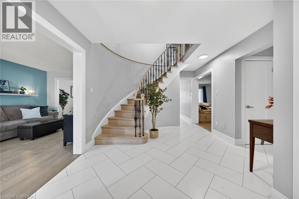 3 BOWES COURT, Brantford — photo 5