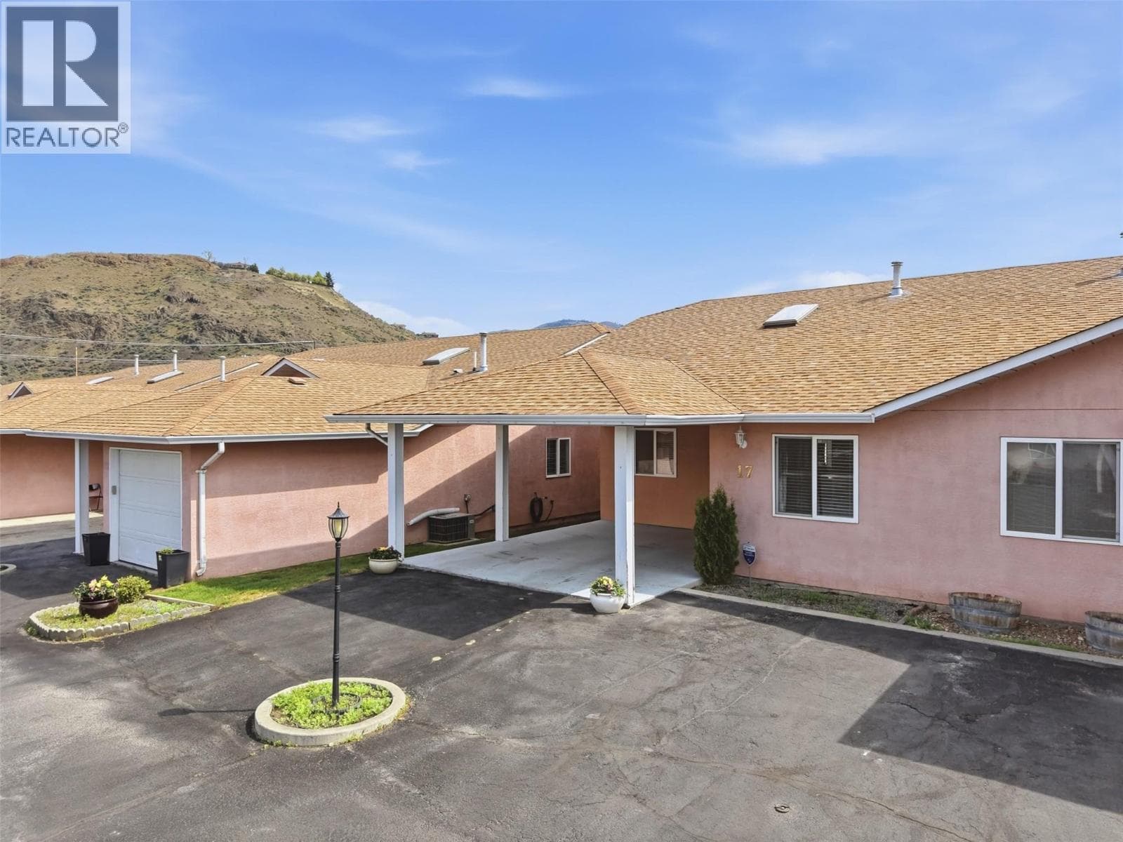 1285 14TH Street Unit# 17 in Brocklehurst