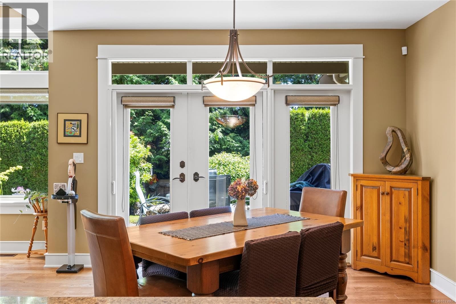 649 EAGLEWOOD COURT, Vancouver Island — photo 4