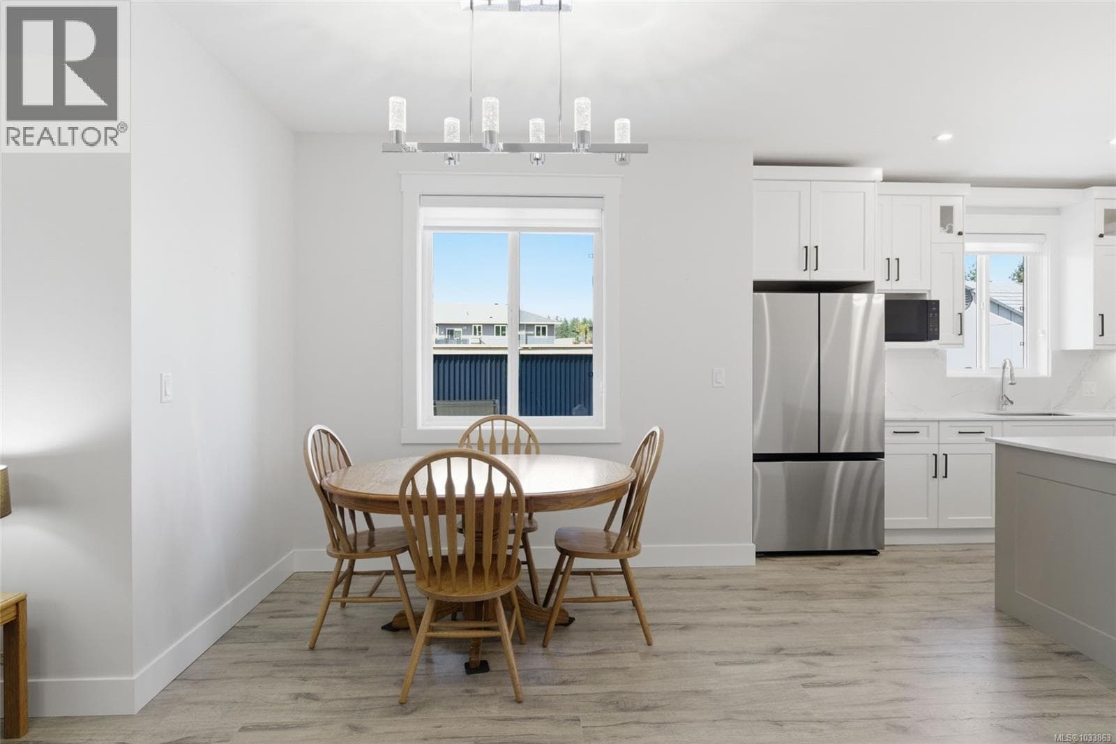 225 DUNBAR WAY, Vancouver Island — photo 4
