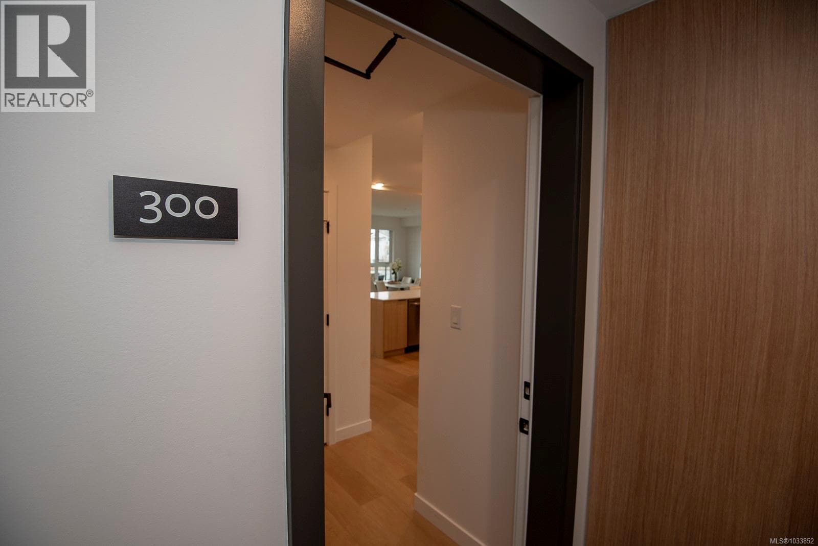 300 3564A Ryder Hesjedal Way, Victoria — photo 4