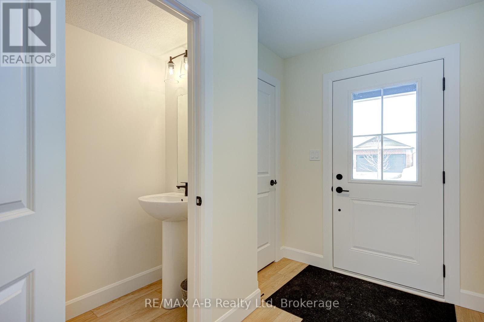 30 LINDA DRIVE, OnePoint — photo 4
