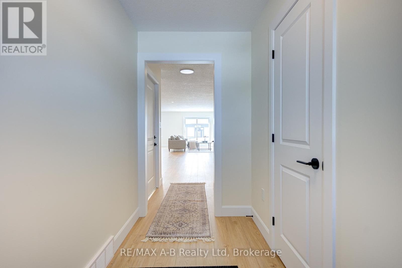 30 LINDA DRIVE, OnePoint — photo 5