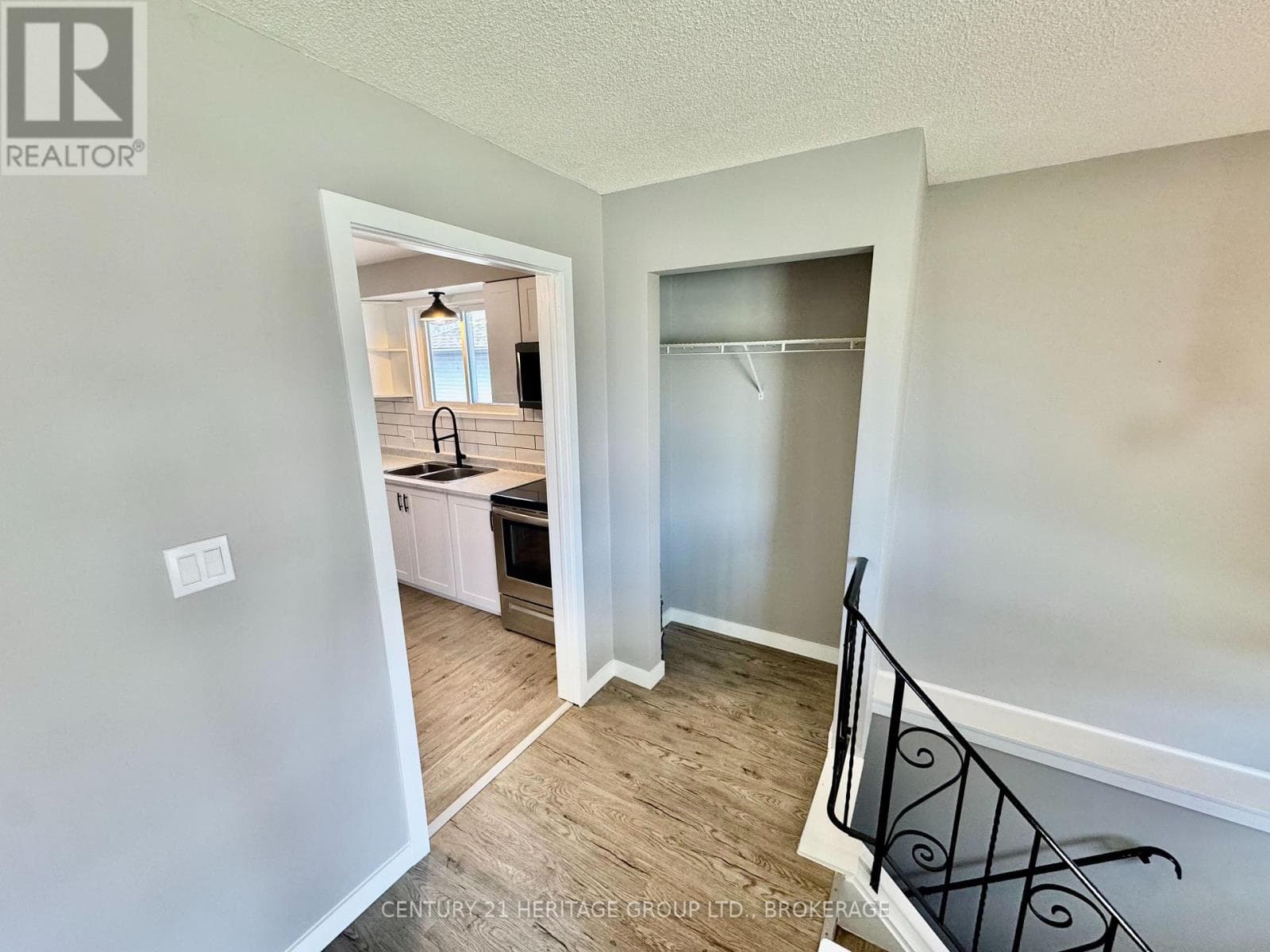 356 OWENS CRESCENT, Kingston — photo 3