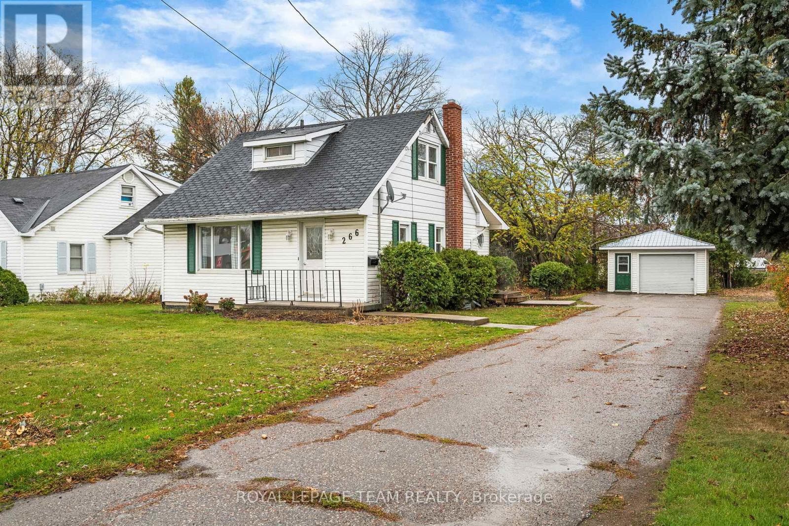 266 DANIEL STREET S in 