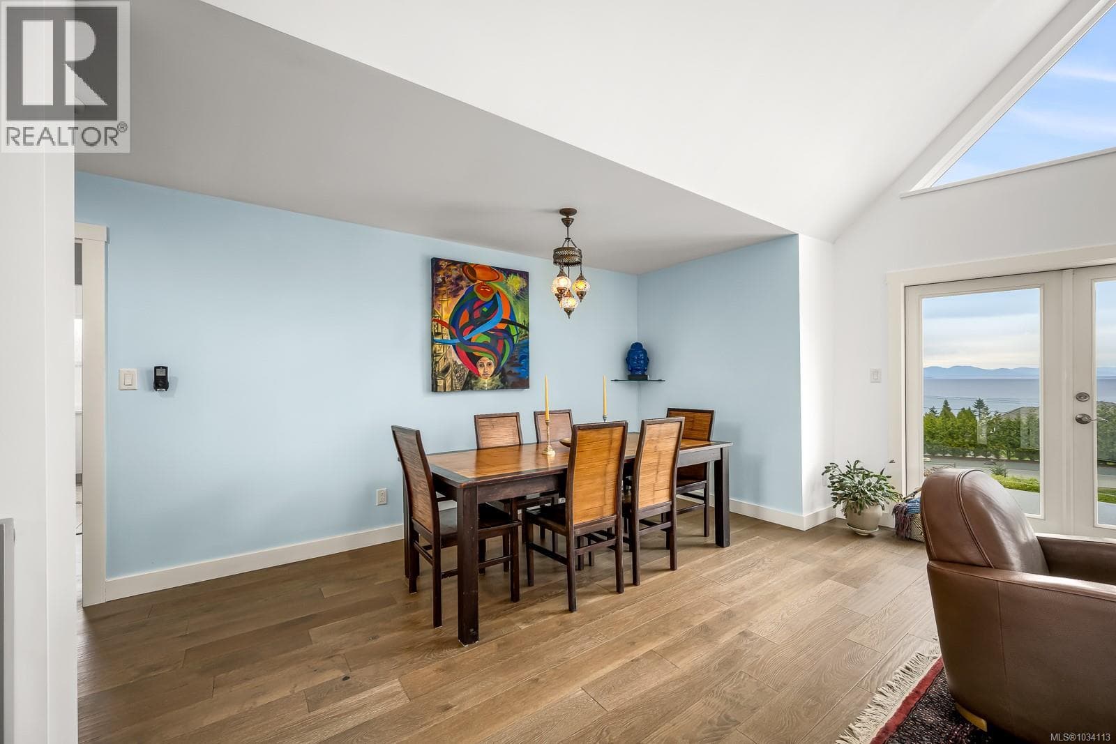 6481 Eagles Dr, Vancouver Island — photo 5