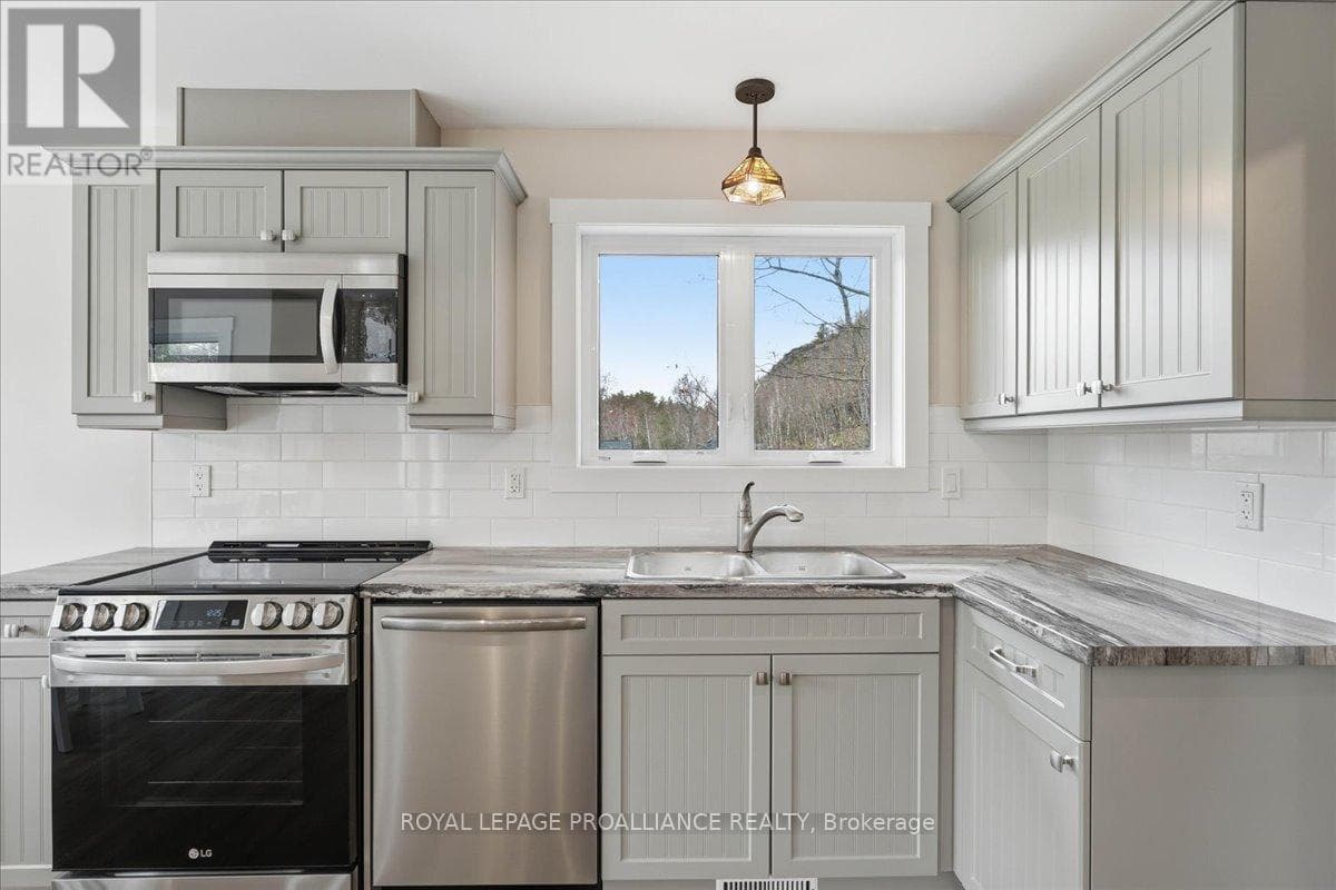 530 ADDINGTON ROAD 5 ROAD, Central Lakes — photo 3