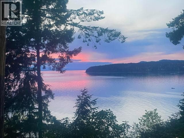 5698 GILLIES BAY ROAD, Powell River — photo 2