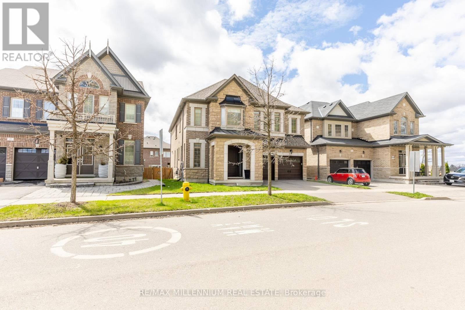 11 ALGOMA DRIVE, Toronto — photo 2