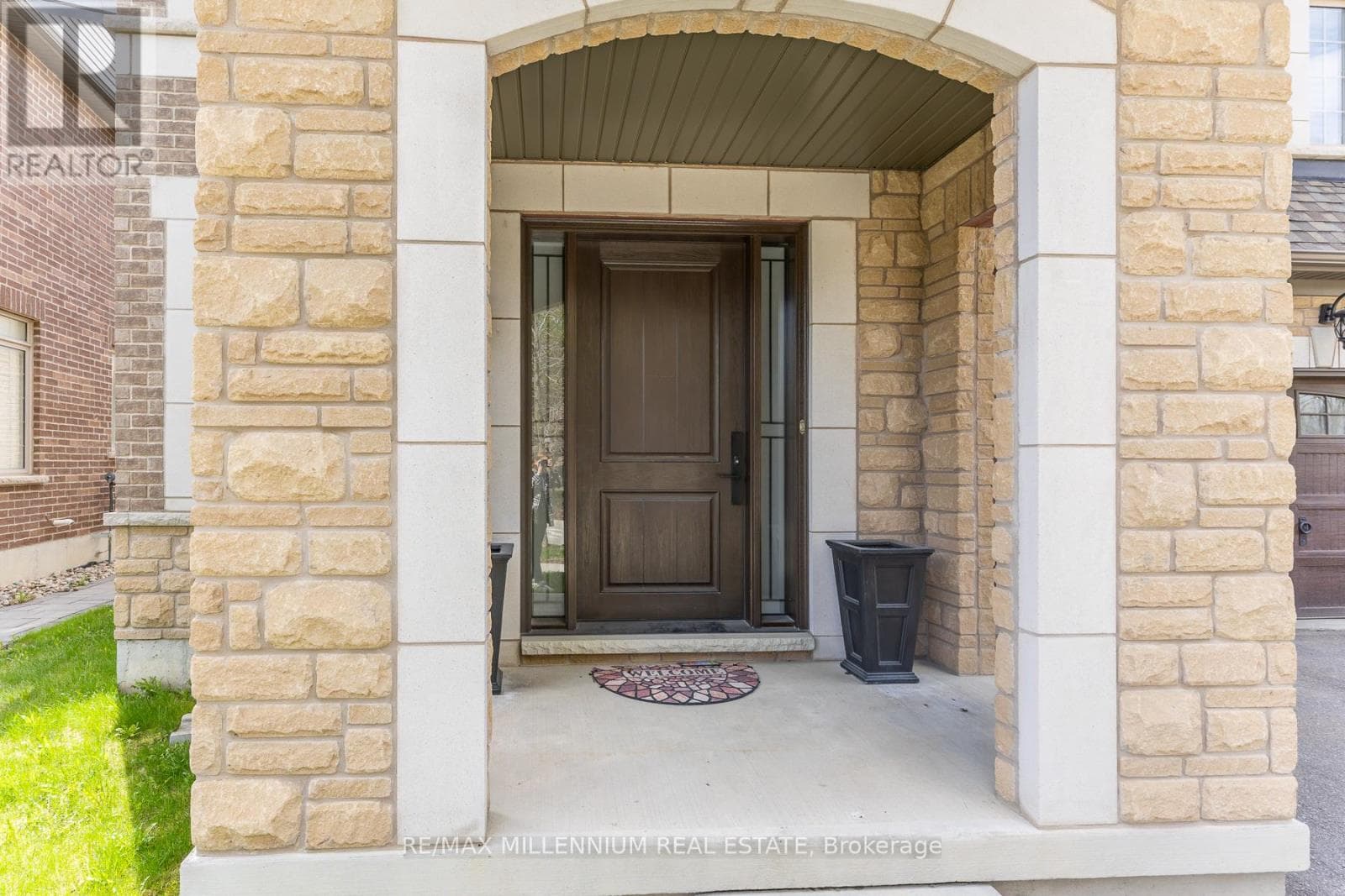 11 ALGOMA DRIVE, Toronto — photo 4