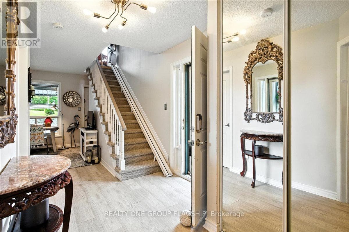 12 - 24 LAGUNA PARKWAY, Toronto — photo 3