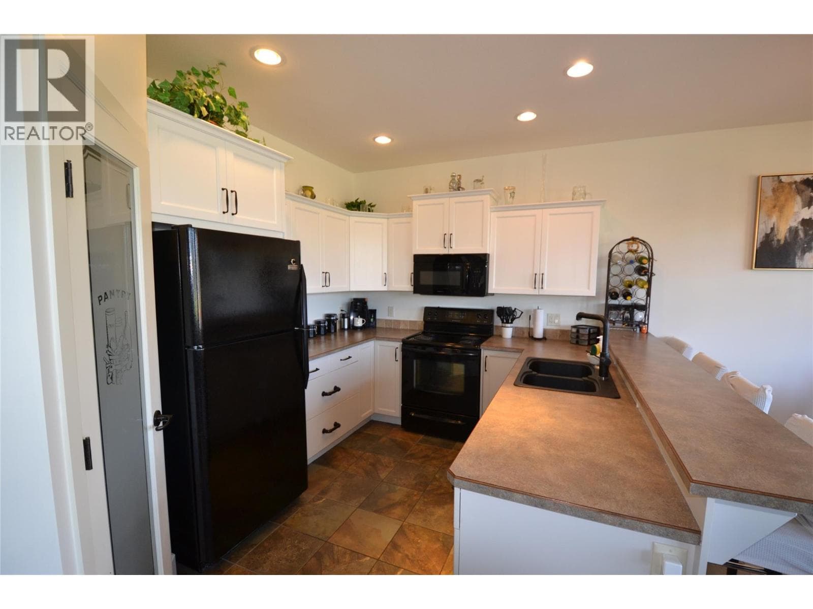 2148 Serrento Lane, Interior REALTORS® — photo 3