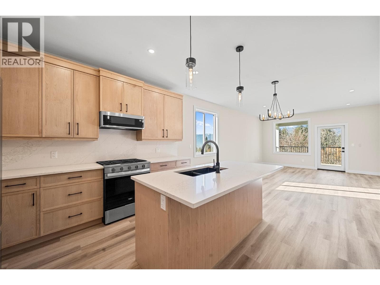 2951 27 Street NE, Interior REALTORS® — photo 5