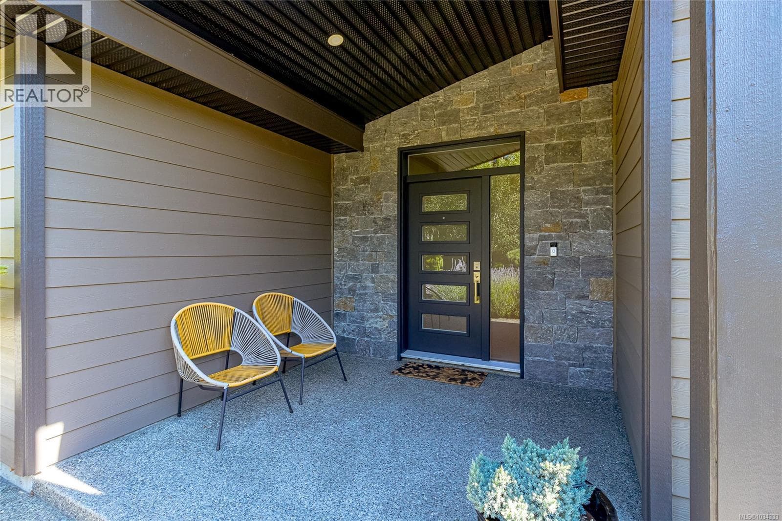 3845 GLEN OAKS DRIVE, Vancouver Island — photo 3