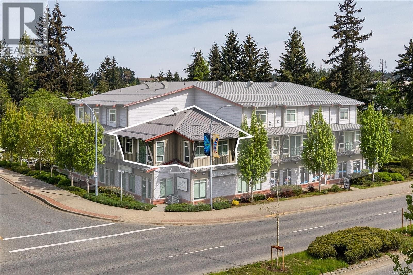 205 5170 Dunster Rd, Vancouver Island — photo 2