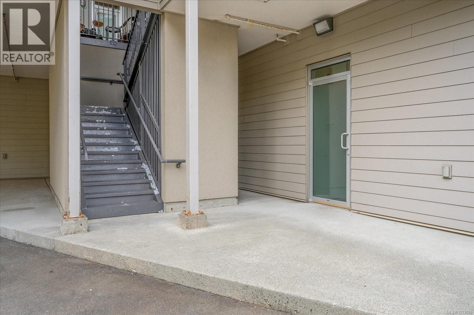 205 5170 Dunster Rd, Vancouver Island — photo 3