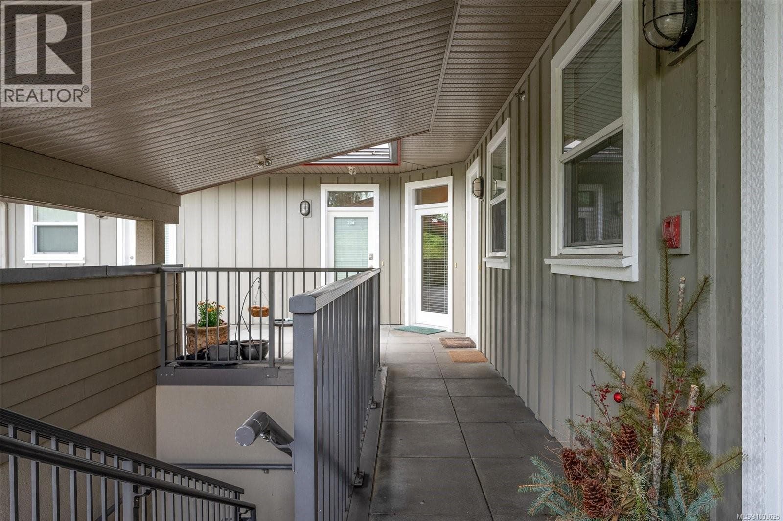 205 5170 Dunster Rd, Vancouver Island — photo 4