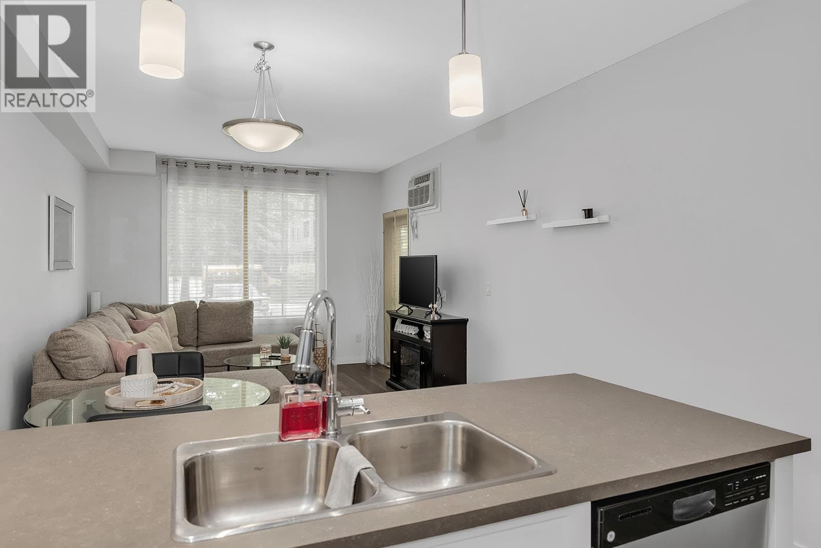 3731 Casorso Road Unit# 118, Interior REALTORS® — photo 5