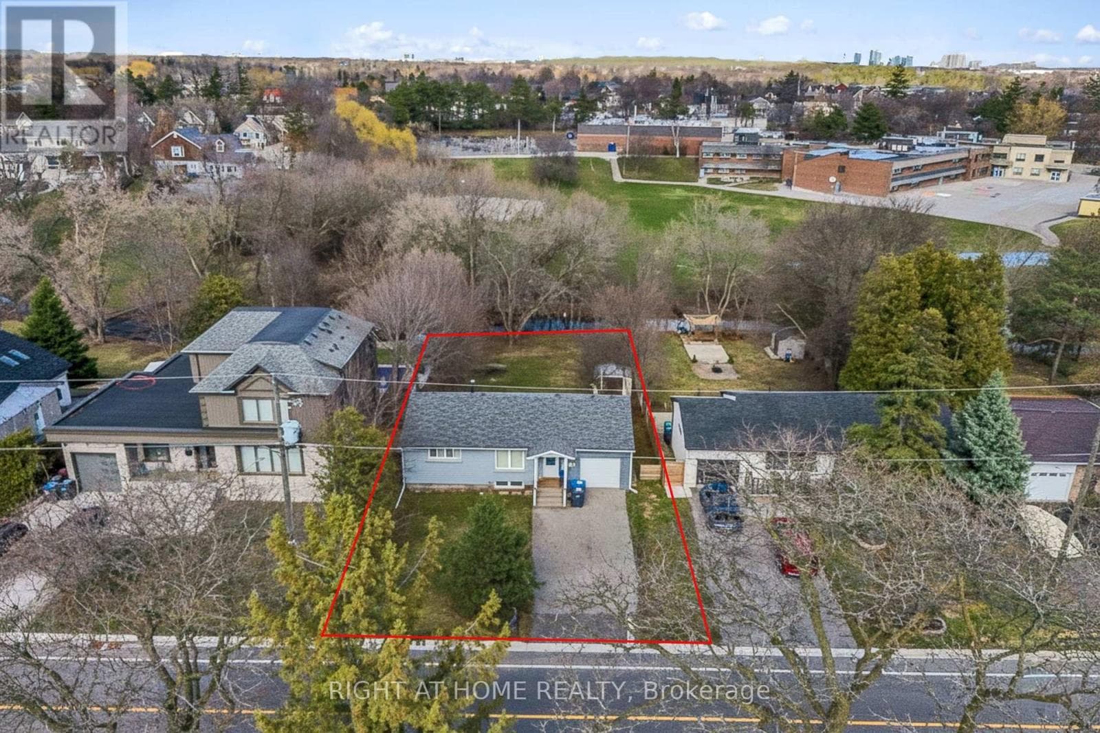 15 PIONEER DRIVE, Toronto — photo 4