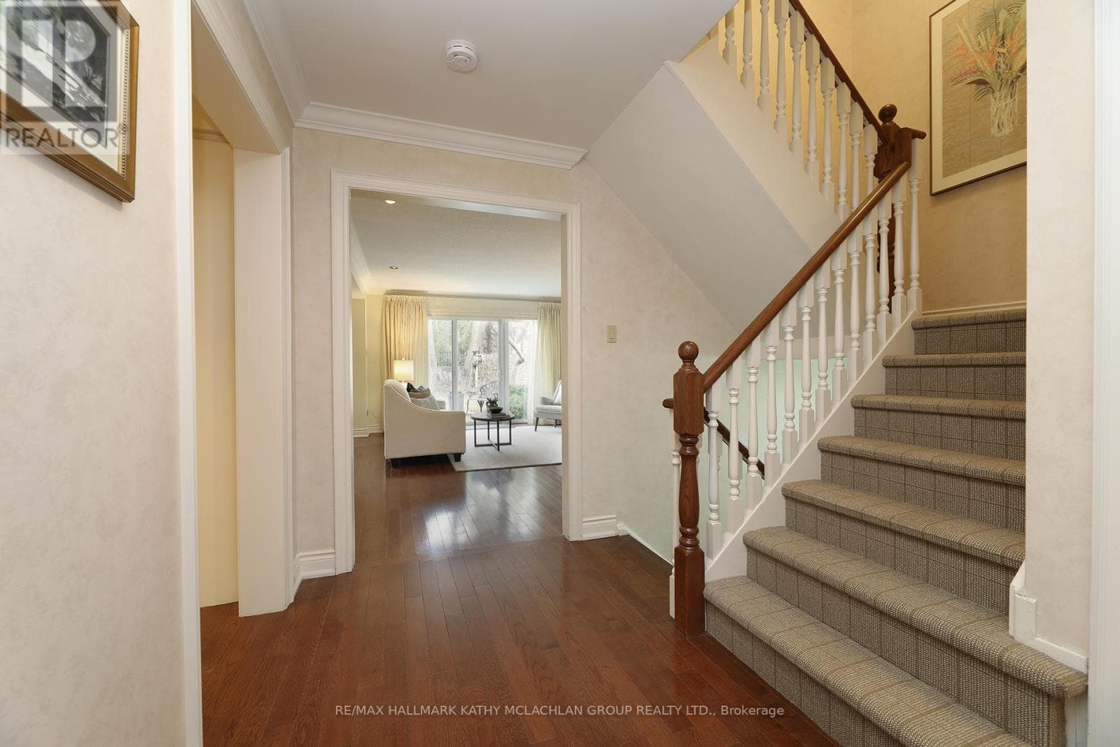 38 CRIMSON MILLWAY, Toronto — photo 4