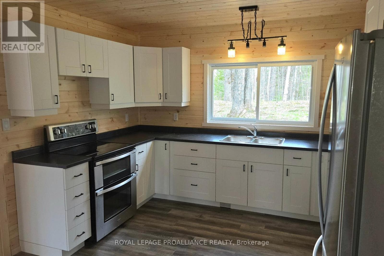1049 SOUTH ROAD, Central Lakes — photo 2