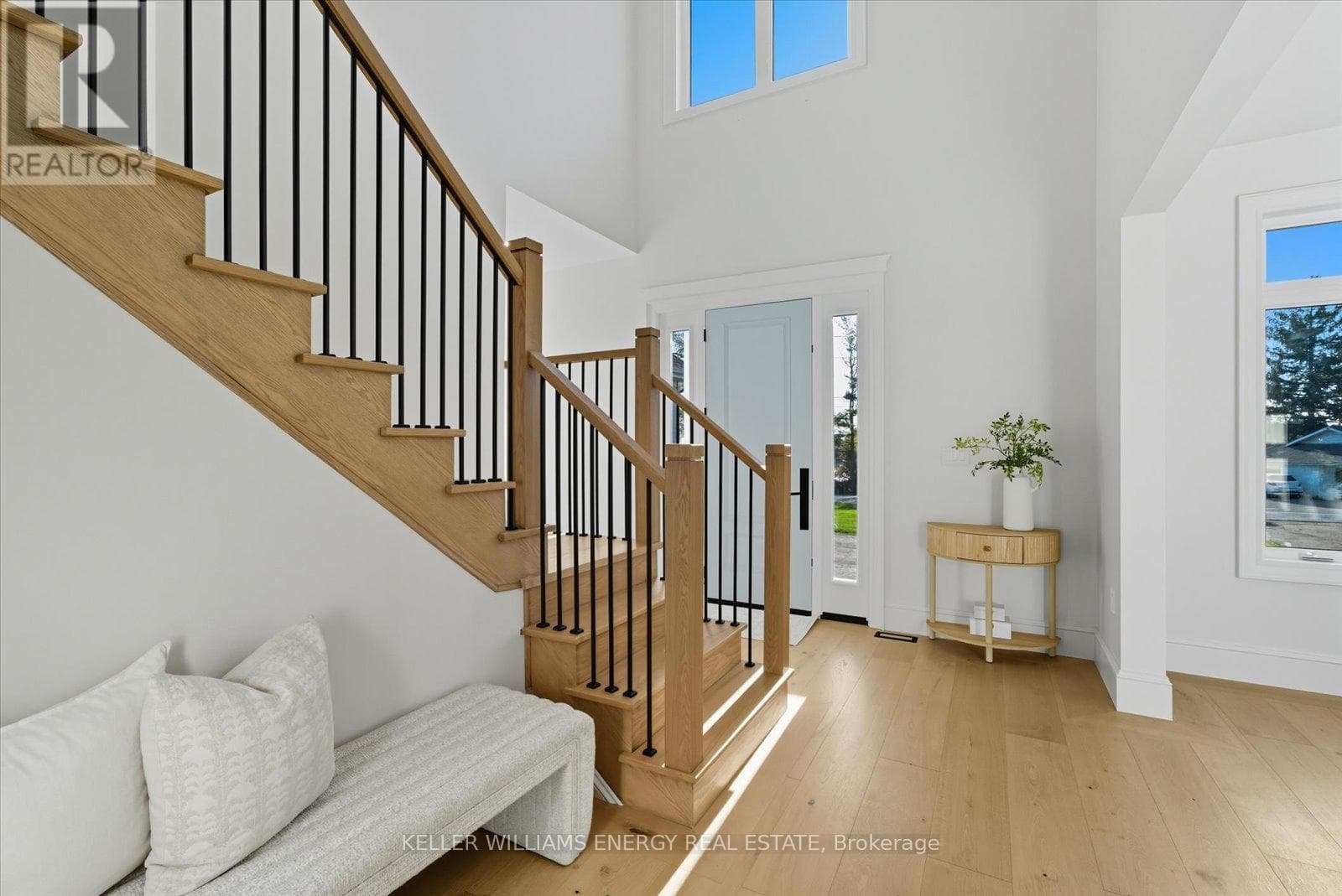 631 MILL STREET SOUTH, Central Lakes — photo 2