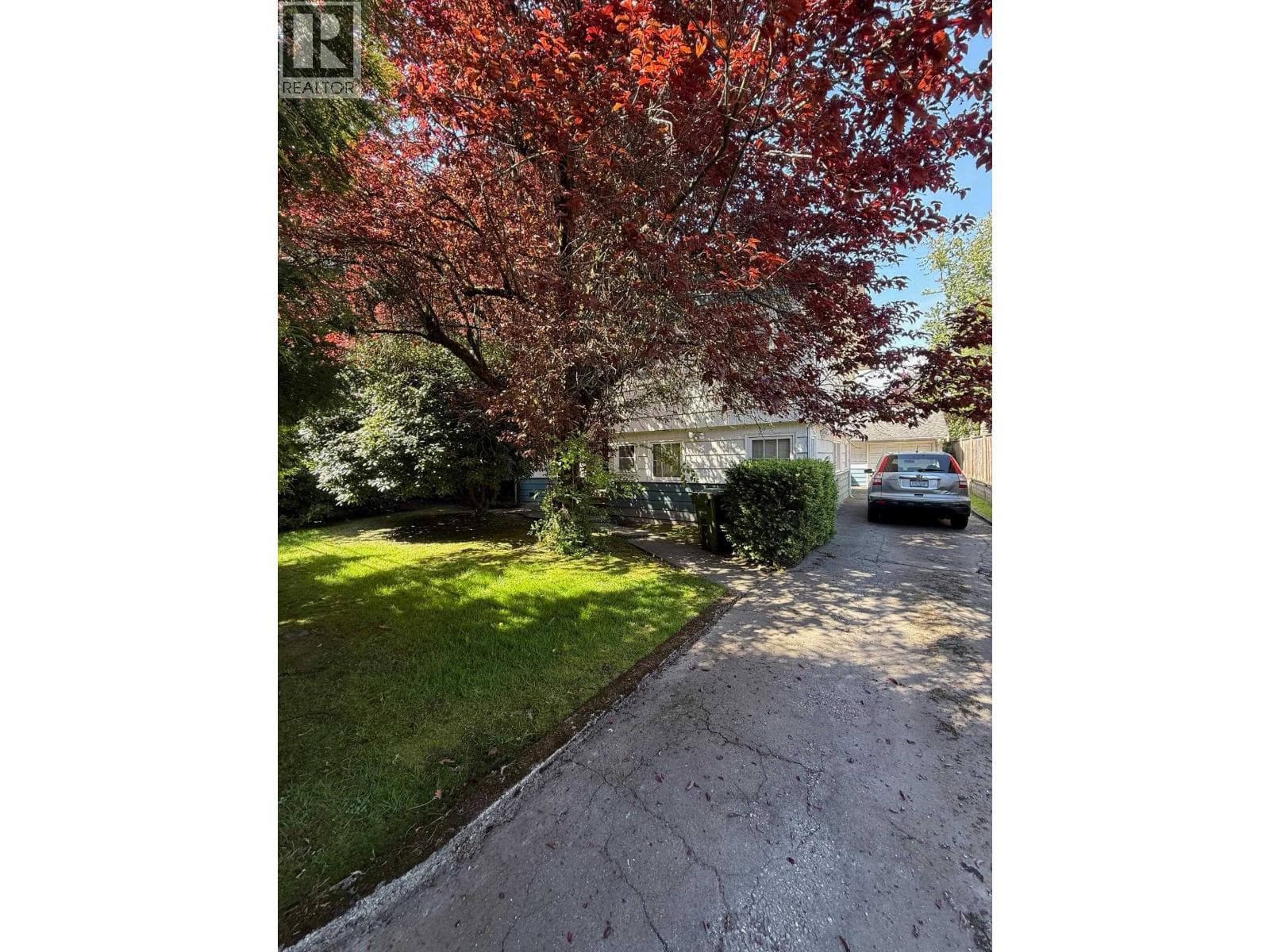 8251 LESLIE ROAD, Greater Vancouver — photo 2