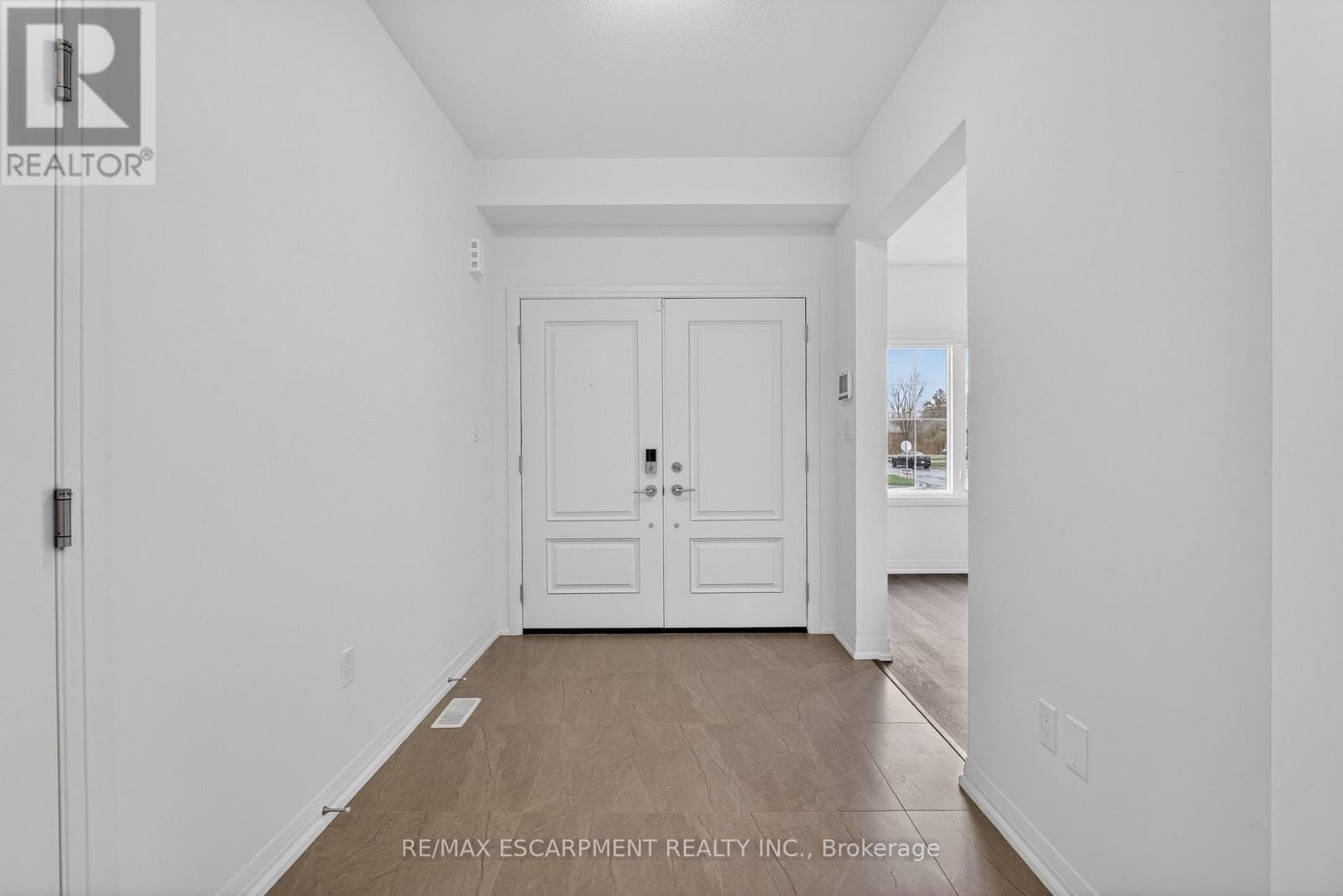 1034 KRAFT Road N, Toronto — photo 4