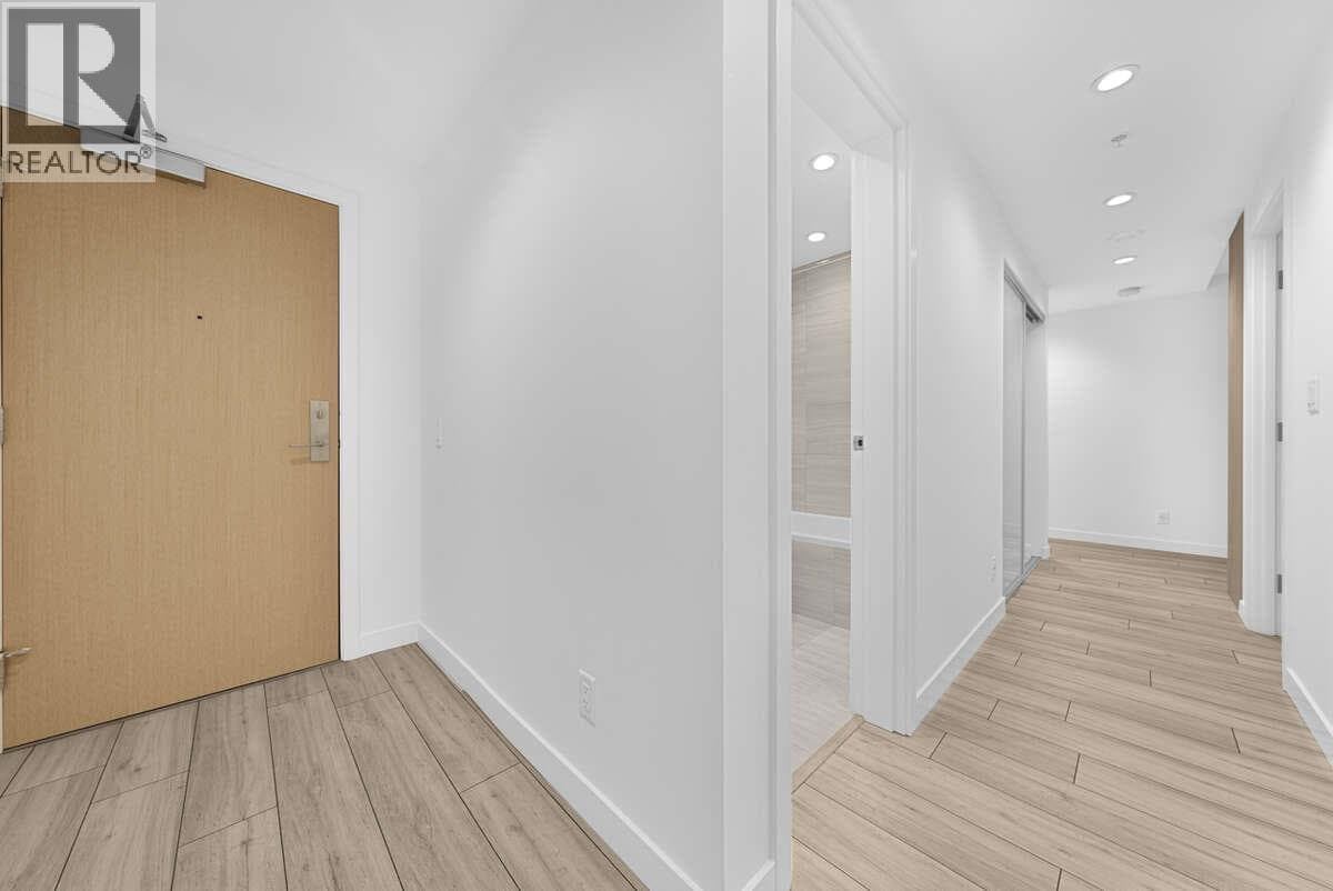 401 6080 MCKAY AVENUE, Greater Vancouver — photo 2