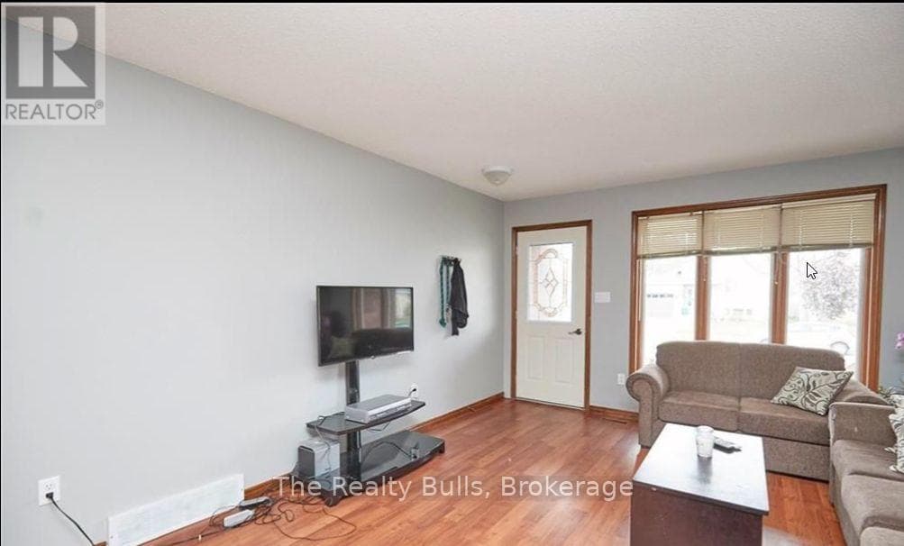 41 POPLAR CRESCENT, Toronto — photo 3