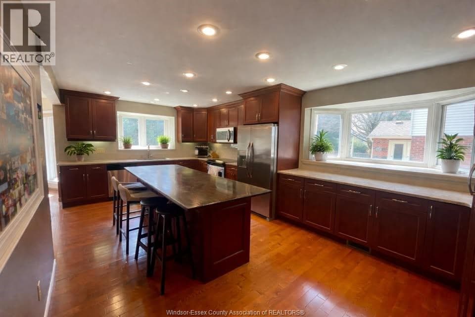 555 JEFFREYBROOK DRIVE, Windsor — photo 2
