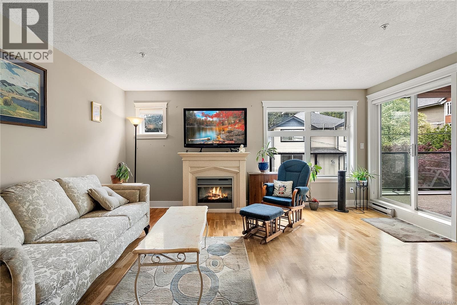 202 2717 PEATT Rd, Victoria — photo 4