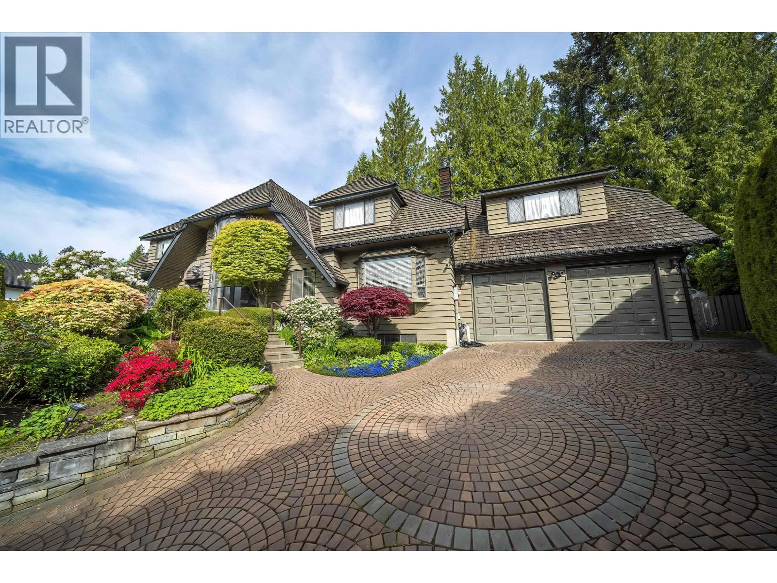 435 INGLEWOOD AVENUE, Greater Vancouver — photo 2