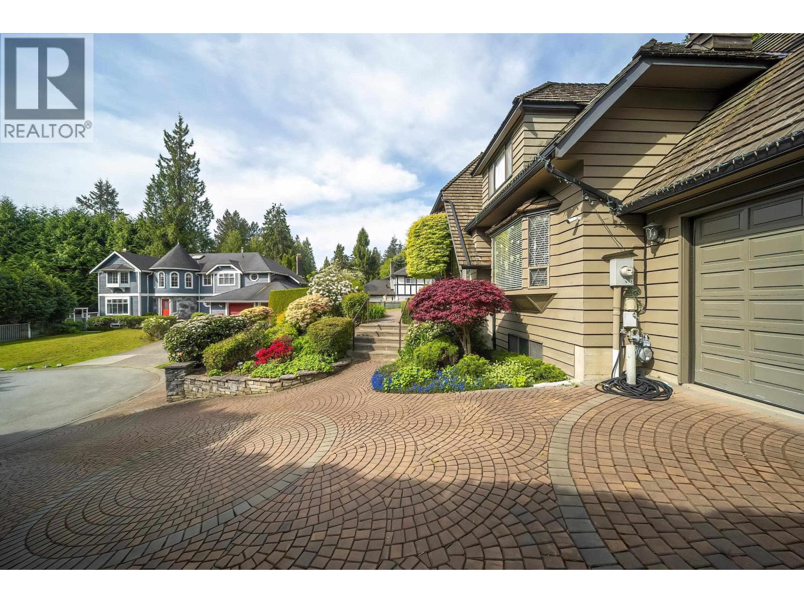 435 INGLEWOOD AVENUE, Greater Vancouver — photo 3