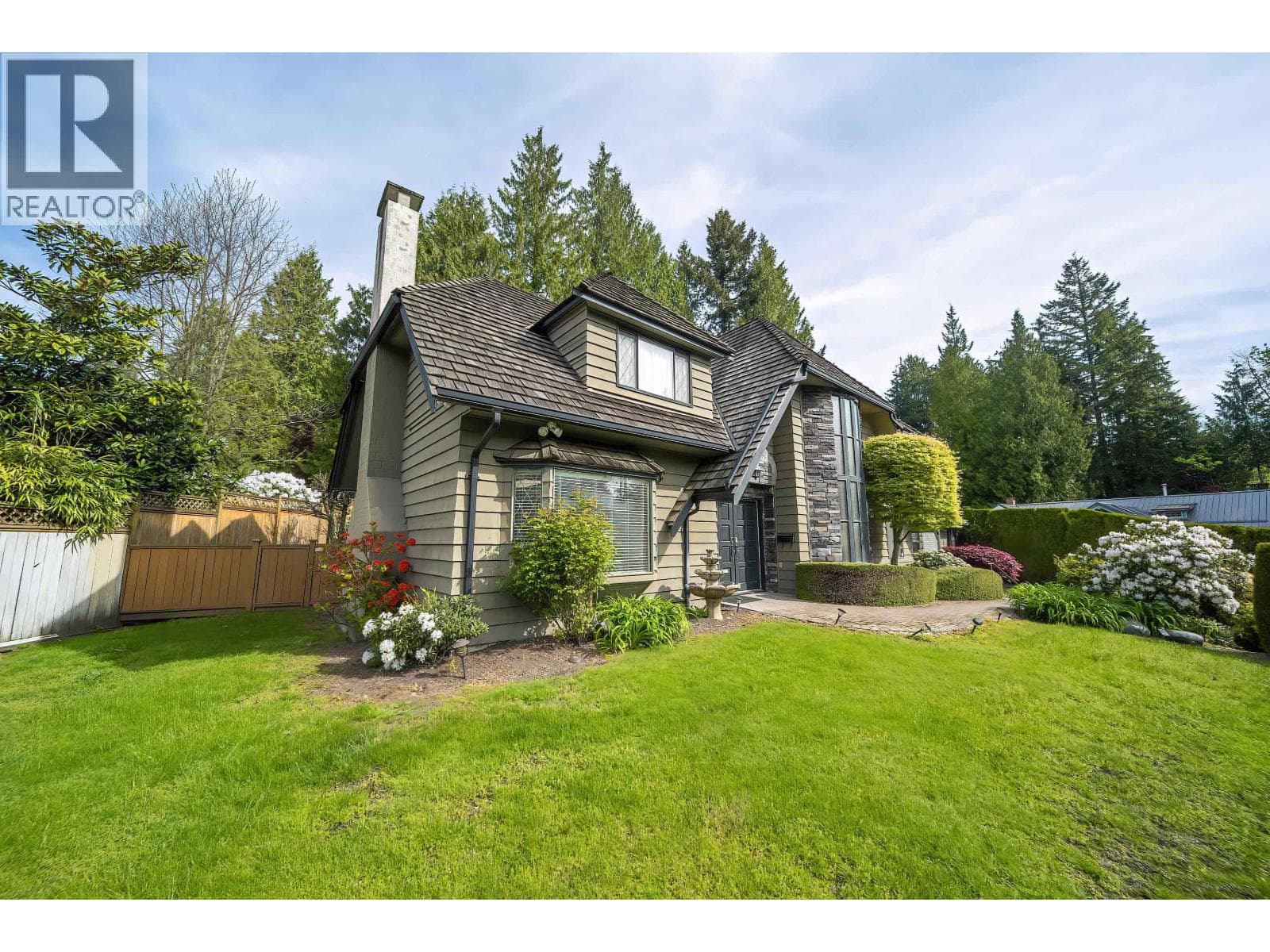 435 INGLEWOOD AVENUE, Greater Vancouver — photo 5