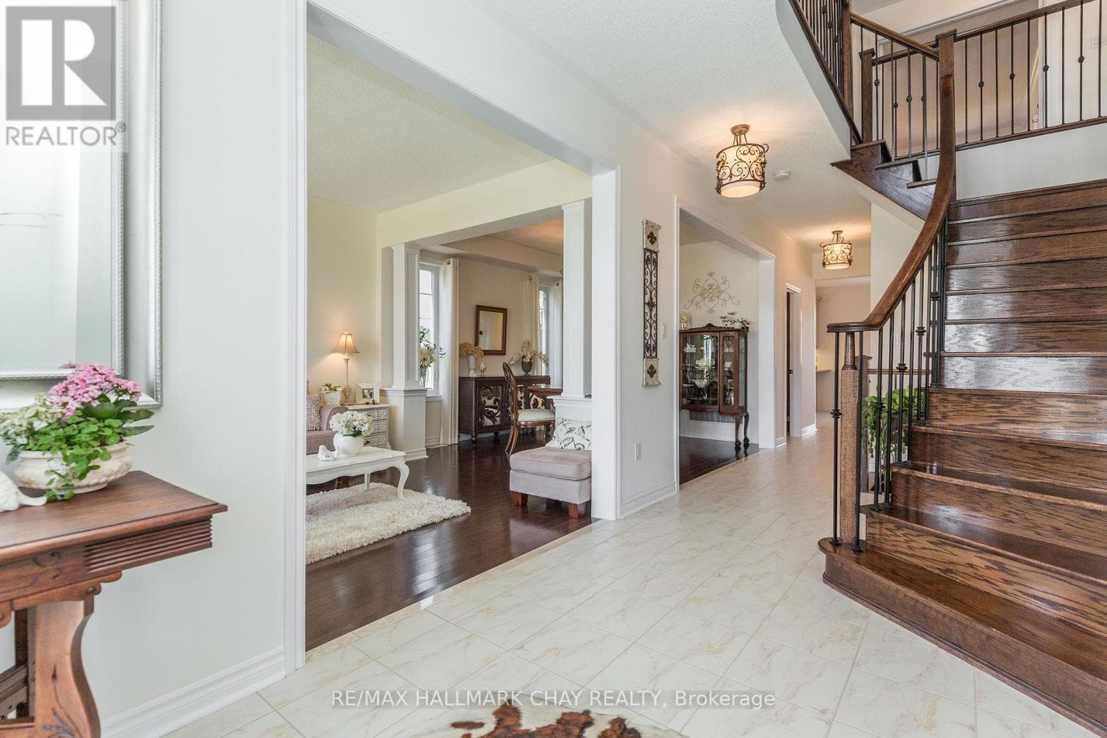 118 MOUNT CRESCENT, Toronto — photo 4
