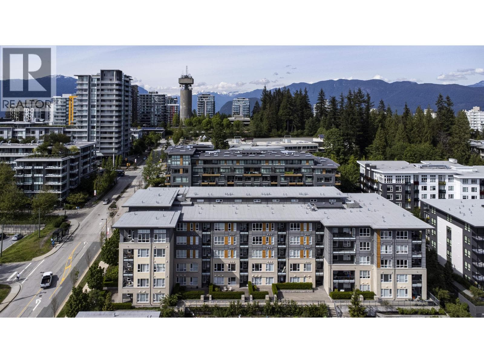 313 9877 UNIVERSITY CRESCENT in Burnaby Mountain
